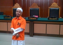 Akan Dituntut Jaksa, Terdakwa Teroris Tambora Minta Maaf 