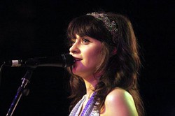 Zooey Deschanel Sutradarai Video Musik Single Terbaru She & Him