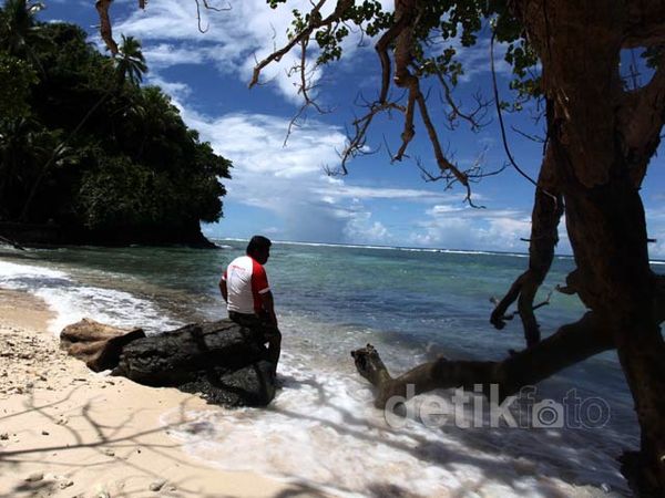 Pesona Pantai Pulau Miangas