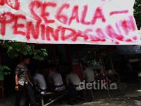 Warga Muara Baru Tolak Penggusuran