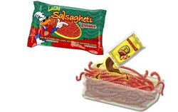 Nyam-nyam, Manis Enak Permen Lidah Anak Kucing dan Spaghetti!