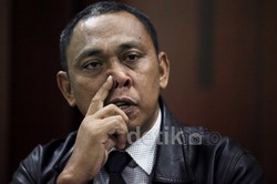 Keputusan tersebut akan langsung dikirimkan kepada Persiwa Wamena yang ditujukan kepada Pieter Rumaropen terhitung mulai hari ini, Kamis, 23 Mei 2013 dengan surat bernomor 01/KEP/KB/ISL/V/2013.