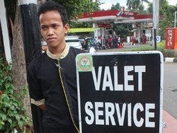 Suka Duka Petugas Valet Parking di Mal