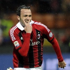 Pazzini Jalani Operasi Lutut