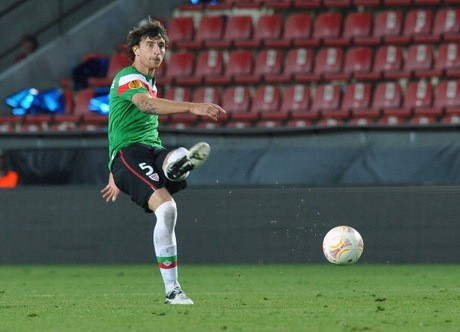 Fulham Boyong Bek Bilbao