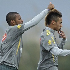 Jika Neymar Pergi, Santos Mungkin Akan Berusaha Pulangkan Robinho