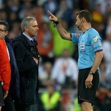 Dihukum Dua Laga, Mourinho Masih Bisa Perpisahan dengan Fans