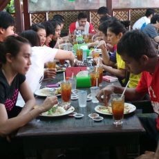 Bella dan Hayom, Dua Sejoli yang Saling Support