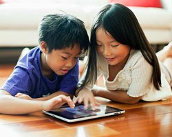 8 dari 10 Anak Bisa Diam-diam Tahu Password Gadget Orangtuanya