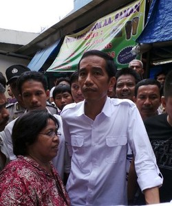  Jokowi Cek Kesiapan KJS di RSUD Cengkareng, Bangku Tunggu Pasien Patah