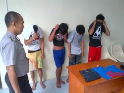 Kakak Kelas Pesta Kelulusan UN, 2 Siswa Ini Dibekuk karena Curi Ponsel