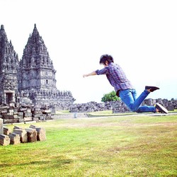 levitation in prambanan,yogyakarta