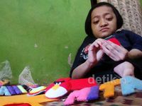 Cacat Tidak Membuat Kholifatun Patah Semangat