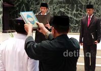 Jokowi Lantik 14 Pejabat Eselon II
