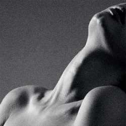 Album Woman - Rhye: Misteri yang Terungkap