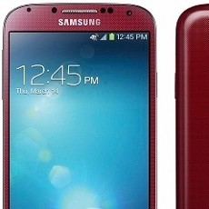 Galaxy S4 Menyala dengan Warna Merah