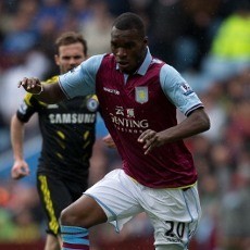 Benteke: Villa Tak Bisa Memaksaku Tinggal