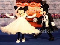 Menikmati Pertunjukan Disney Land di Jakarta