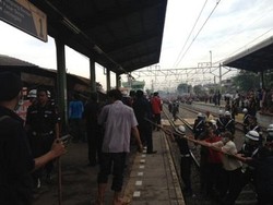 Ada Penertiban PKL, Operasional Stasiun Duri Dihentikan Sementara