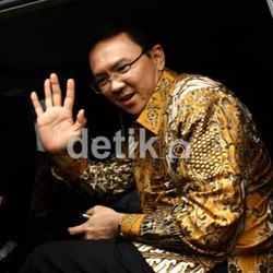 Ahok Tantang Anggota DPRD Debat Terbuka Soal KJS