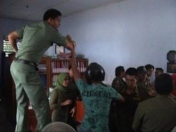 Demo Soal CPNS, Guru Honorer di Bone Adu Jotos dengan Pegawai Disdik