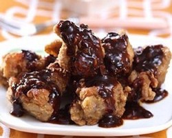 Sajian Ayam Gurih Pedas yang Menggoda Selera