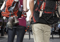 8 Kebiasaan Buruk Para Backpacker