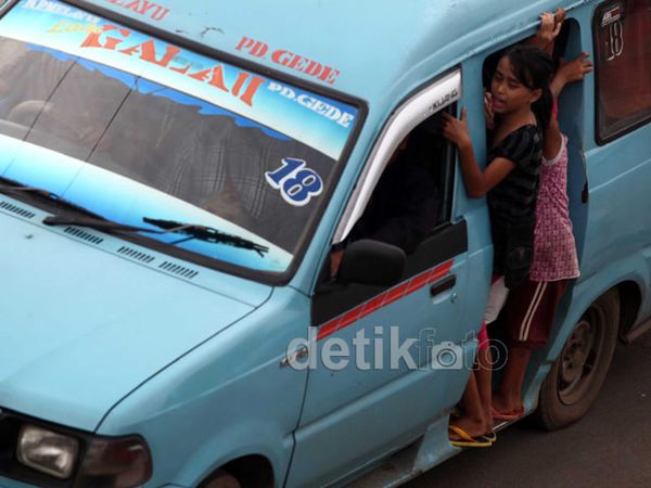 Siap-siap Tarif Angkot Bakal Naik