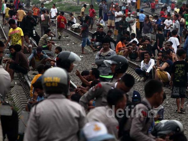 Diblokir PKL, Stasiun Duri Mati Suri
