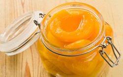 Buah Persik Kalengan Ternyata jauh Lebih Bernutrisi