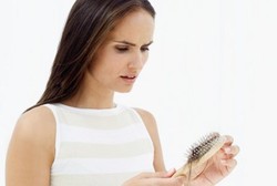 Rambut Anda Rontok? Waspada dengan Penyakit-penyakit Ini