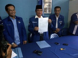 Tak Direstui Jadi Cagub, Mambang Mit Mundur dari Ketua Demokrat Riau