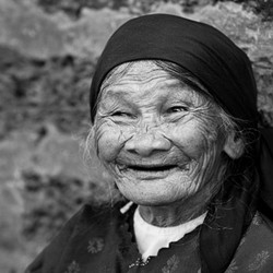 Travel Portrait Photography: Mau Candid atau Permisi?