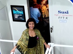 Susi Pudjiastuti, Pemilik Susi Air yang Gemar Surfing di Batu Karas