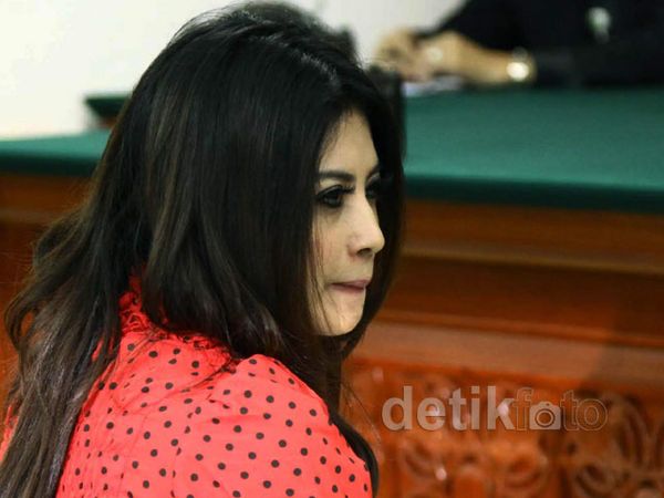 Novi Amilia Terancam 3 Tahun Penjara