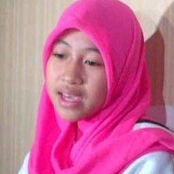 Pipiek Tak Mau Anaknya Nyanyi karena Dompleng Nama Uje