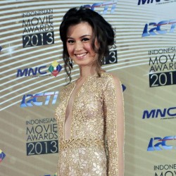 Kimberly Ryder: Seksi dan Terbuka Fine Aja