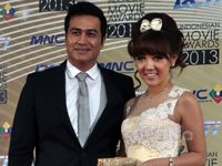 Kemesraan Adjie Pangestu & Bella Sofie