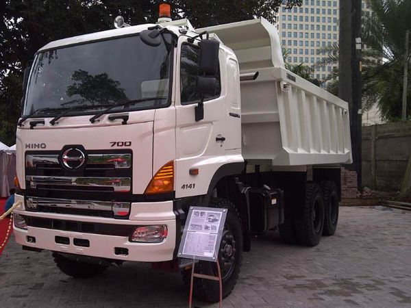 Hino Luncurkan 2 Truk Profia Series Terbaru