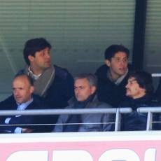 Mourinho Kembali Muncul di London