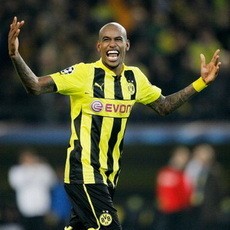 Lepas Santana, Dortmund Rekrut Papastathopoulos