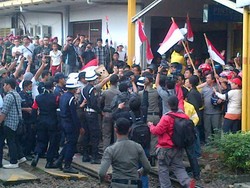  Sterilisasi Stasiun UI, Mahasiwa Terlibat Dorong-dorongan dengan Petugas