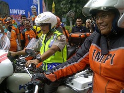 Dahlan Iskan dan Komjen Nanan Naik Moge Keliling Bandung