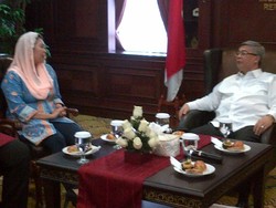 Temui Ketua MK, Yenny Sentil Susahnya Warga Tak Beragama Mendapat KTP