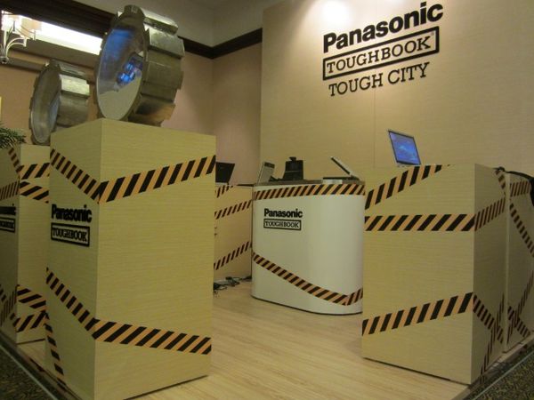 Dibanting, Diinjak dan Disiram, Laptop Ini Masih On