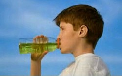 Minuman Berenergi Bisa Hambat Pertumbuhan Tulang Si Kecil