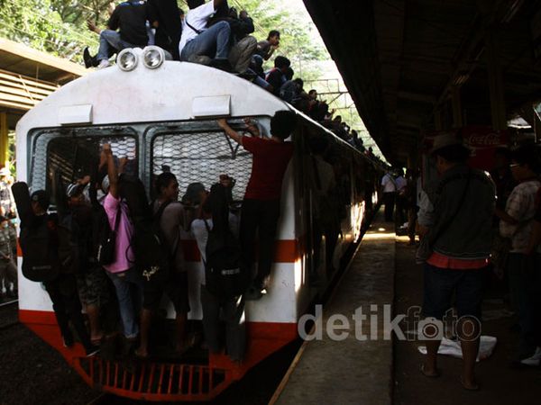 Stasiun UI Baru Akan Beroperasi Magrib Nanti