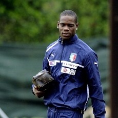 Balotelli Diragukan Tampil Melawan San Marino dan Rep. Ceko