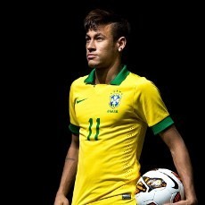 Soal Transfer Neymar, Cruyff: Membangun Tim Tak Sekadar Mendatangkan Pemain