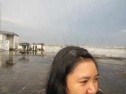 Wow! Rambut Berdiri Setelah Hujan Deras Guyur Jakarta 